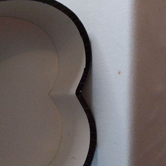 Airwick lavender, Shaker Hill Bayberry Candles with heart Shaped storage box - Picture 11 of 16